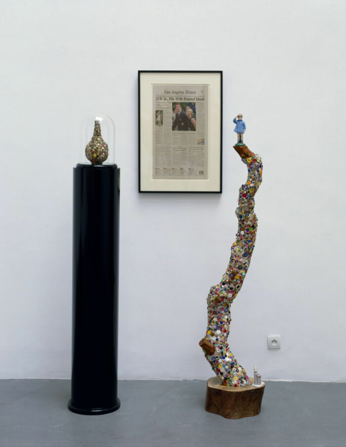 Installation view, Galerie Ghislane Hussenot, Paris, 2000
